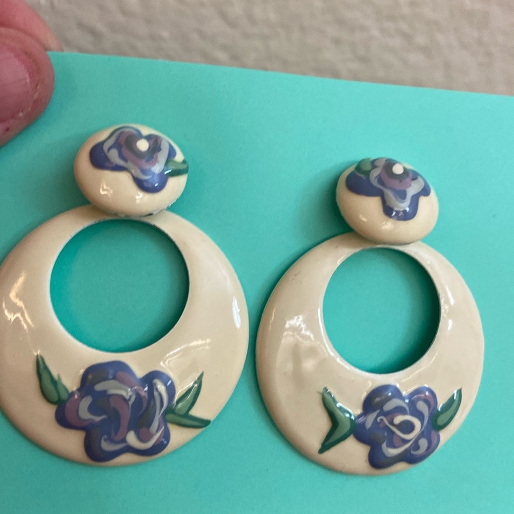 Vintage 80s Floral Enamel Metal Post Pierced Dangling Earrings
